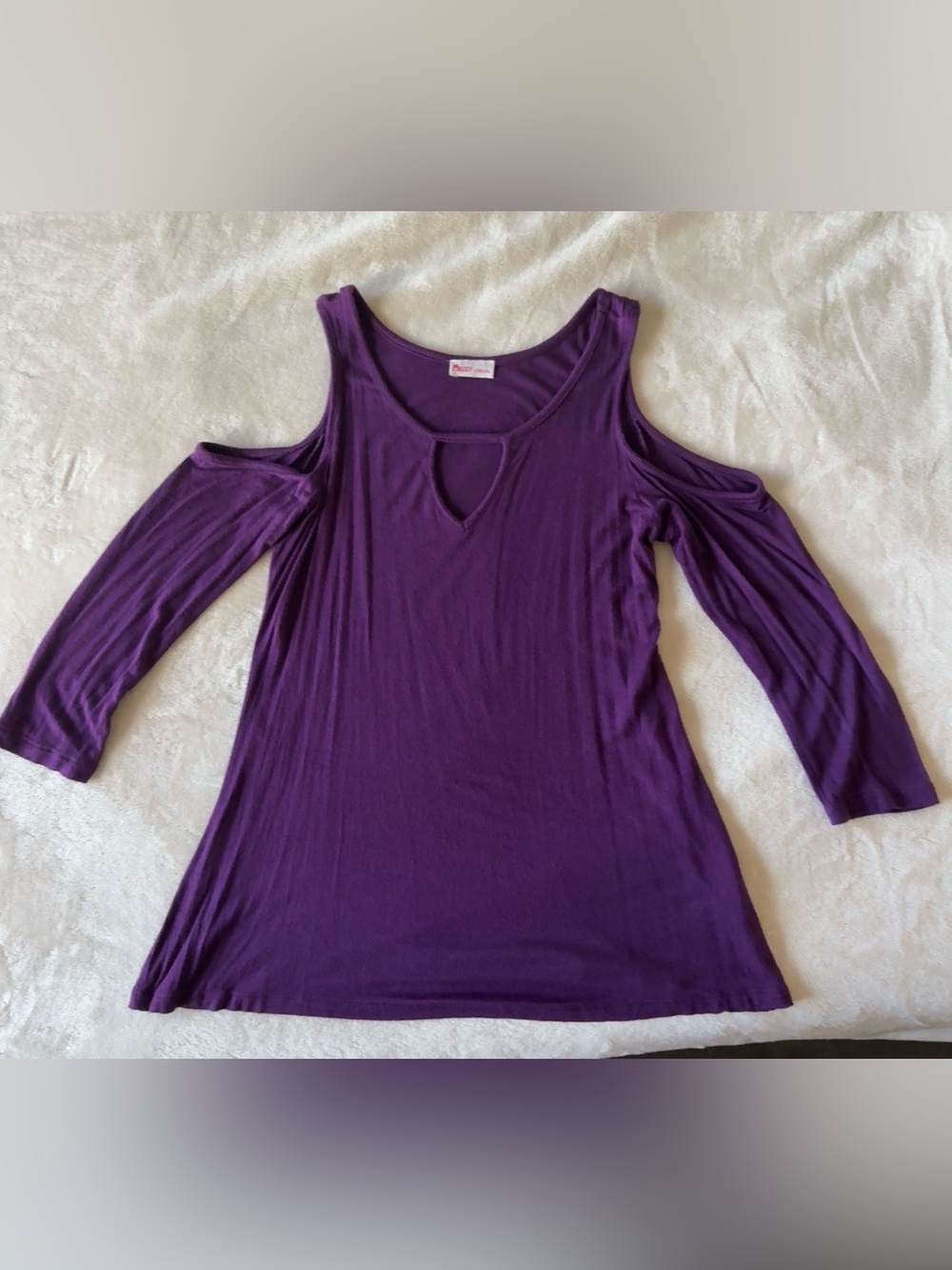Melody dark purple v neck keyhold cold shoulder 3/4 sleeve blouse size L